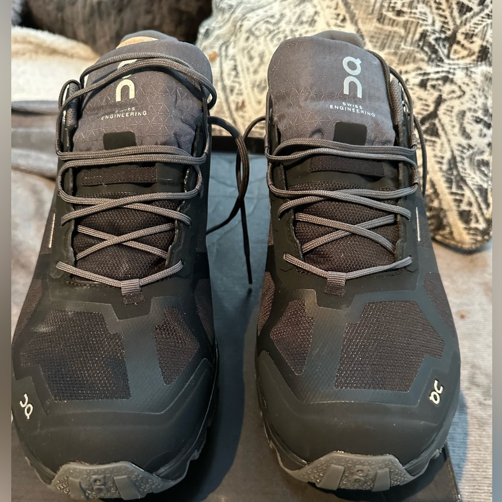 On Running Men’s Tennis shoes NWT